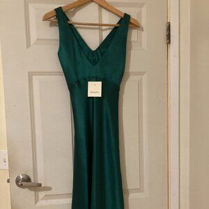 Sleek Emerald Green Satin Slip Dress V-Neck Midi GIA & CO- Size: 0